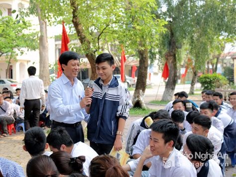 Hơn 300 học sinh tham gia ngày hội tư vấn tuyển sinh và hướng nghiệp