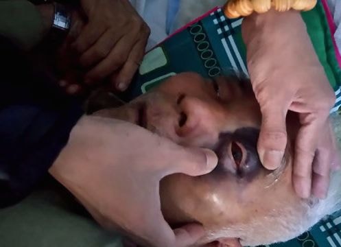 Một thầy giáo đánh hai vợ chồng già nhập viện