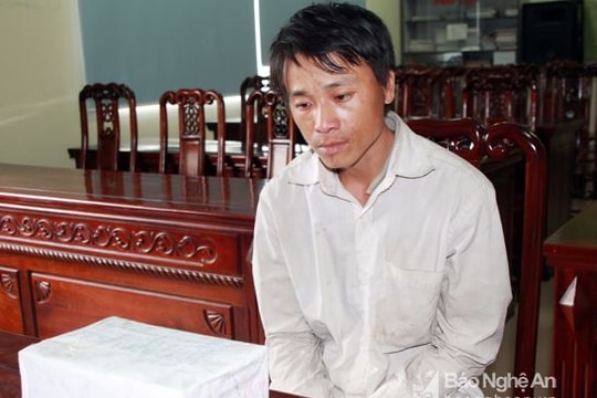 Nghệ An: Cặp đôi xách 1 bánh heroin, 1.000 viên hồng phiến đi giao hàng bị tóm gọn