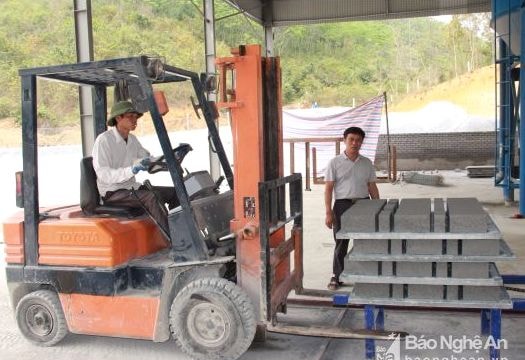 Đầu tư 11 tỷ đồng xây nhà máy gạch không nung ở miền tây Nghệ An