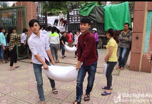 Tương Dương: Tiếp nhận hơn 152 tấn gạo hỗ trợ học sinh