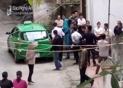 Cảnh sát đạp cửa nhà nghỉ, bắt trùm ma túy ranh mãnh