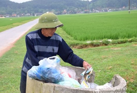 Cần xử lý rác thải bảo vệ thực vật đúng cách