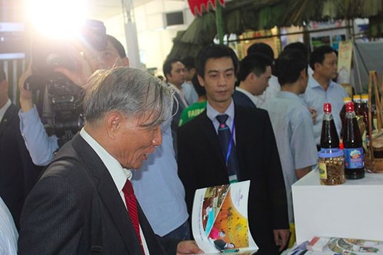 Hàng nghìn người ghé thăm gian hàng Nghệ An tại Hội chợ Du lịch quốc tế