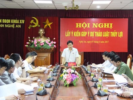 'Bơm nước nhiễm mặn vào ruộng nhưng không ai chịu trách nhiệm với dân'