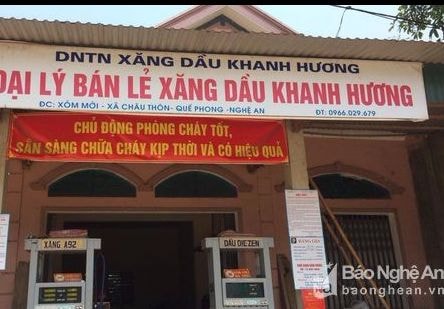 Một nhân viên cây xăng bị chích điện trong đêm