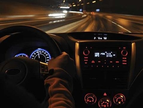 Bí quyết giúp bạn lái xe an toàn vào ban đêm