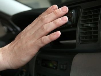 Khi nào cần bảo dưỡng điều hòa ô tô?