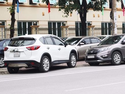 Thành phố Vinh: Sẽ tăng cường tuần tra, xử lý các điểm đỗ xe qua đêm gây ách tắc