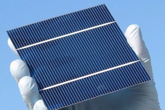 Vật liệu tinh thể mới có thể gấp đôi hiệu suất pin Mặt Trời