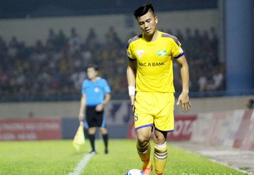 Trung vệ Mạnh Hùng - 'Chữ tài liền với chữ tai một vần'