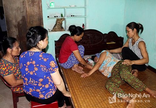 Mẹ khóc ngất nghe tin con đi chụp ảnh kỷ yếu gặp nạn