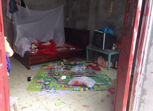 Tiếng kêu thảm thiết trong căn nhà 4 người bị đâm