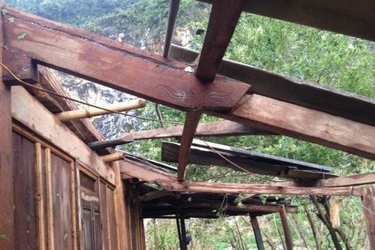 Nghệ An: Lốc xoáy làm tốc mái 68 nhà dân ở khu vực biên giới