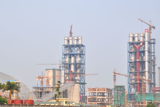 Tiếp tục tháo gỡ khó khăn cho Nhà máy Xi măng Sông Lam