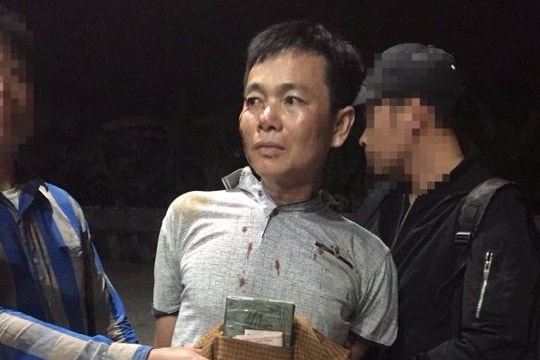 Đi mua thuốc cai nghiện cho con, cha 'tiện đường' buôn ma túy