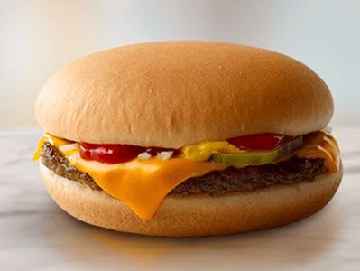 Bé trai Mỹ 8 tuổi tự lái xe tải đi mua hamburger