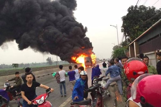 Hoang mang 2 tháng, 9 vụ cháy, nổ xe khách