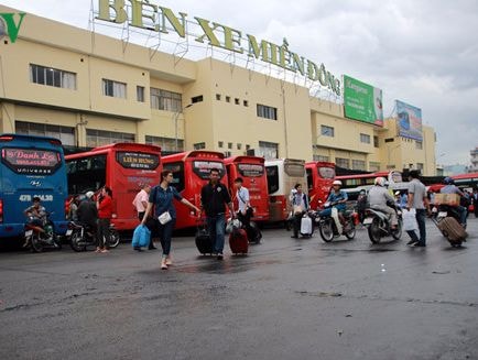 Giá vé xe khách đi từ TP HCM dịp lễ 30/4, 1/5 tăng 20 – 40%