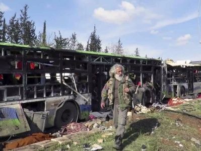 Đánh bom xe chở người sơ tán ở Syria, ít nhất 43 người chết