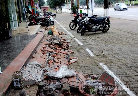 Không để ngổn ngang rác thải sau giải tỏa lấn chiếm vỉa hè