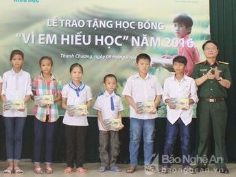 Viettel Nghệ An: Ủng hộ hàng tỷ đồng cho các hoạt động vì cộng đồng