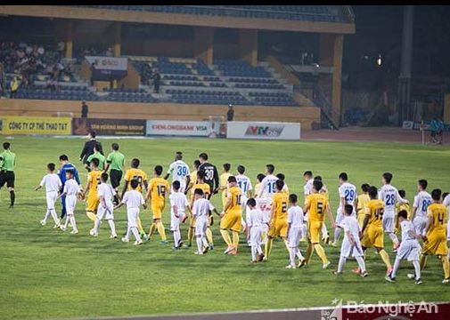 Chuyên gia Nguyễn Thành Vinh hiến kế 'độc' cho V.League