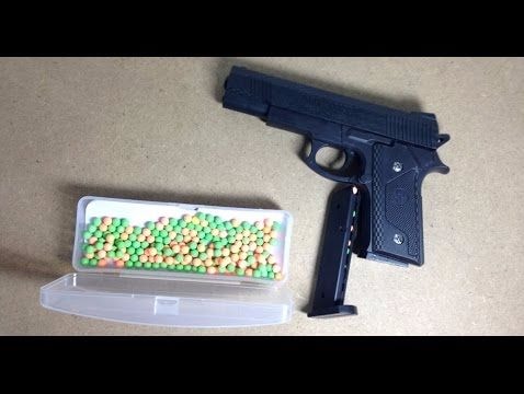 Phó phòng nông nghiệp huyện dùng súng nhựa 'dọa' dân bị kỷ luật