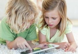 Nhiều rủi ro khi trẻ em sử dụng thiết bị di động