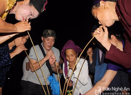 Tháng 4 này đừng lỡ hẹn với Con Cuông