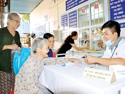 Áp trần viện phí cho người không có thẻ BHYT