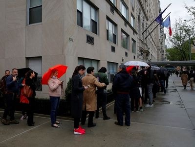 Người dân Pháp bắt đầu bỏ phiếu bầu tổng thống