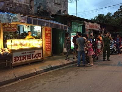 Vờ mua nhẫn cưới rồi cướp vàng bỏ chạy