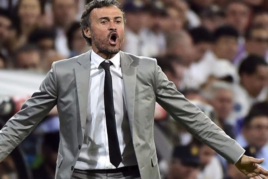 HLV Barcelona tôn Messi như một vị 'thánh' sau trận thắng Real