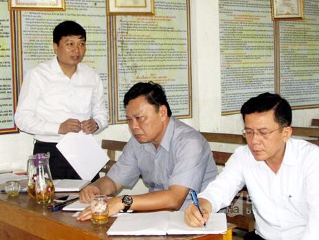 'Chi bộ cần tập trung lãnh đạo thôn xóm phát triển kinh tế, xoá đói, giảm nghèo'