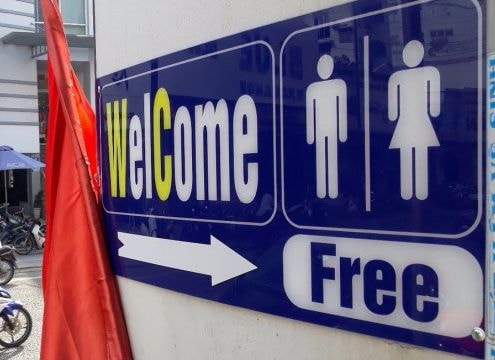 Công sở mở nhà vệ sinh miễn phí cho du khách