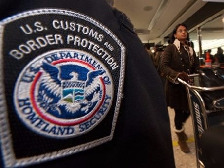 Gần 100 người Việt bị bắt trong 100 ngày đầu nhiệm kỳ của ông Trump