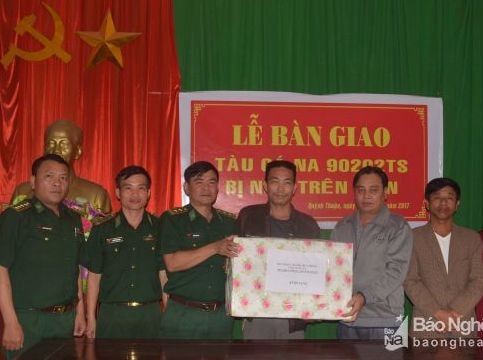Cứu nạn 7 ngư dân và tàu cá gặp nạn trên biển