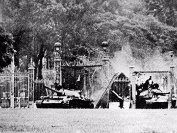 Xem sơ đồ tác chiến Chiến dịch mùa xuân 1975