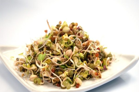 Ăn rau mầm hạn chế rụng tóc và thúc đẩy mọc tóc