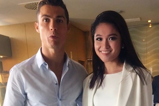 Á hậu Thuỳ Dung gặp gỡ Cristiano Ronaldo tại Châu Âu