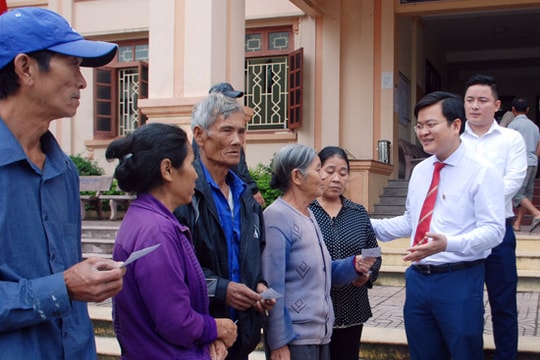 HDBank trao 1.333 thẻ BHYT cho hộ cận nghèo huyện Diễn Châu