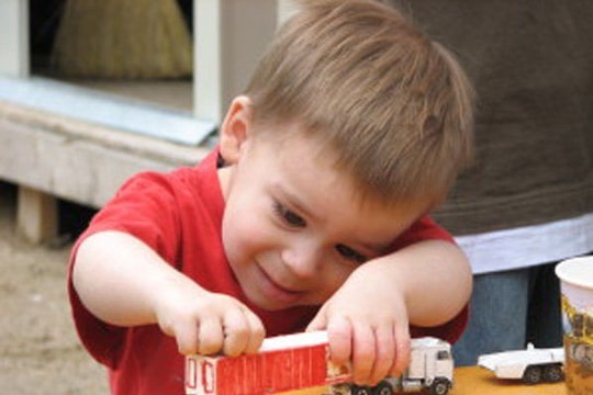 Trẻ từ 6 tháng đã có những dấu hiệu tự kỷ