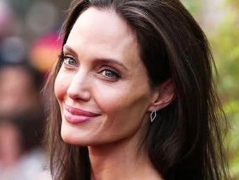 Kỳ lạ mở tiệc mừng ly hôn