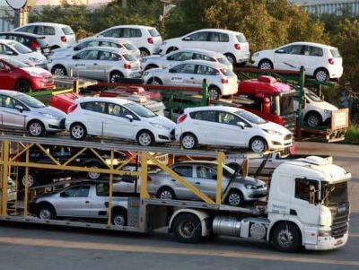 Giá ôtô con nhập về Việt Nam bất ngờ tăng hơn gấp 2 lần