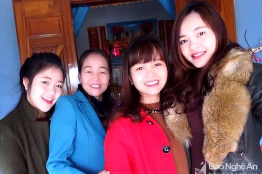 Gia đình nghèo miền Tây Nghệ An có 3 cô con gái tài sắc vẹn toàn