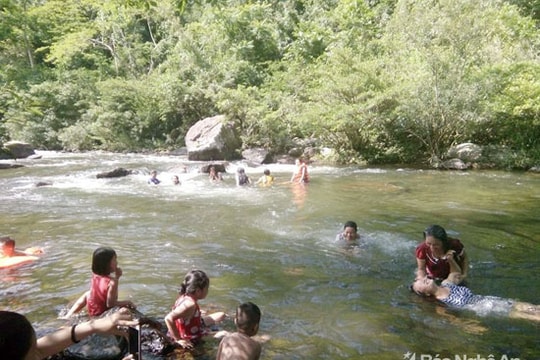 Trải nghiệm thú vị bên dòng Nậm Xan dịp lễ 30/4