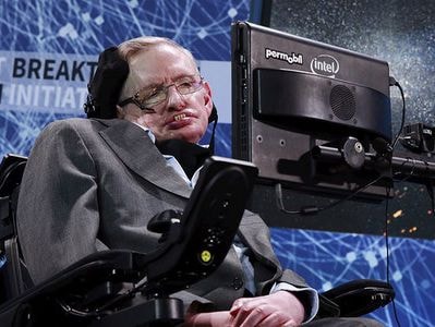 Ông hoàng Vật lý cảnh báo con người sẽ bị máy tính thay thế