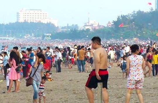 Cửa Lò 'hút' 15 vạn lượt khách dịp lễ 30/4