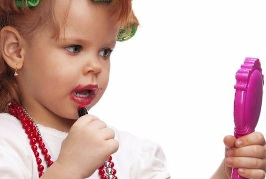 Có nên tiêm hormon 'kìm hãm' dậy thì sớm cho trẻ?